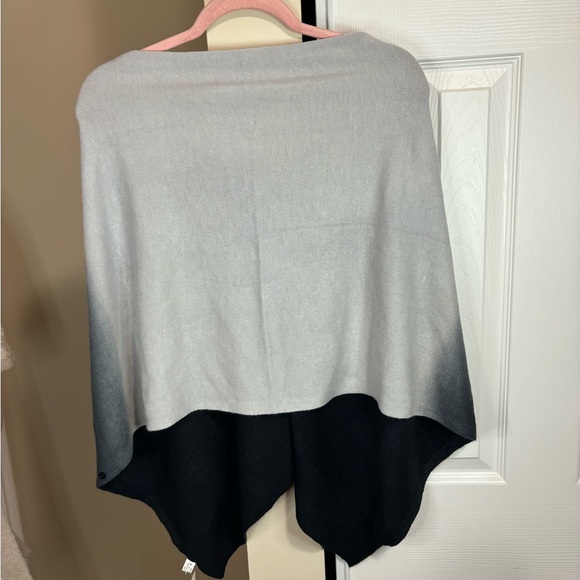 Button up cadigan/shawl - Picture 2 of 6